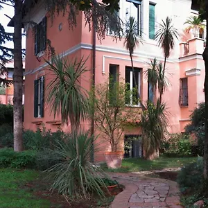 https://villino-corbelli-bb.it-romehotels.com